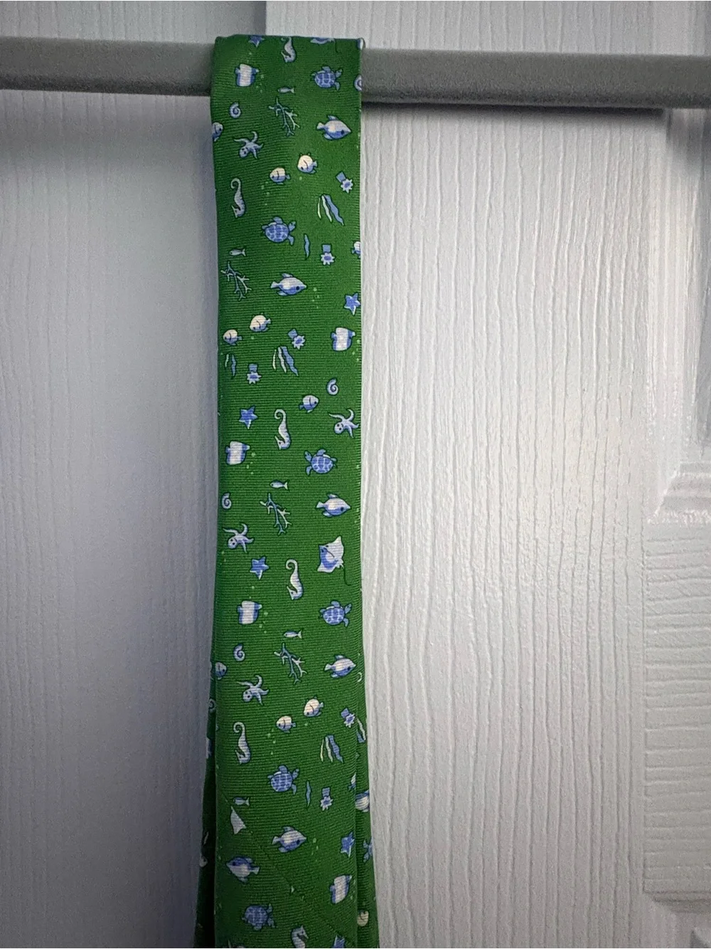 Vineyard Vines Green Tie with Blue and White Nautical Motifs